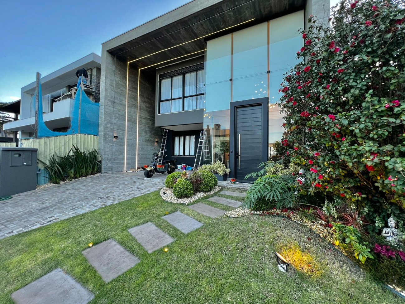 Sobrado 4 dormitórios para venda em Capão da Canoa | Ref.: 15506