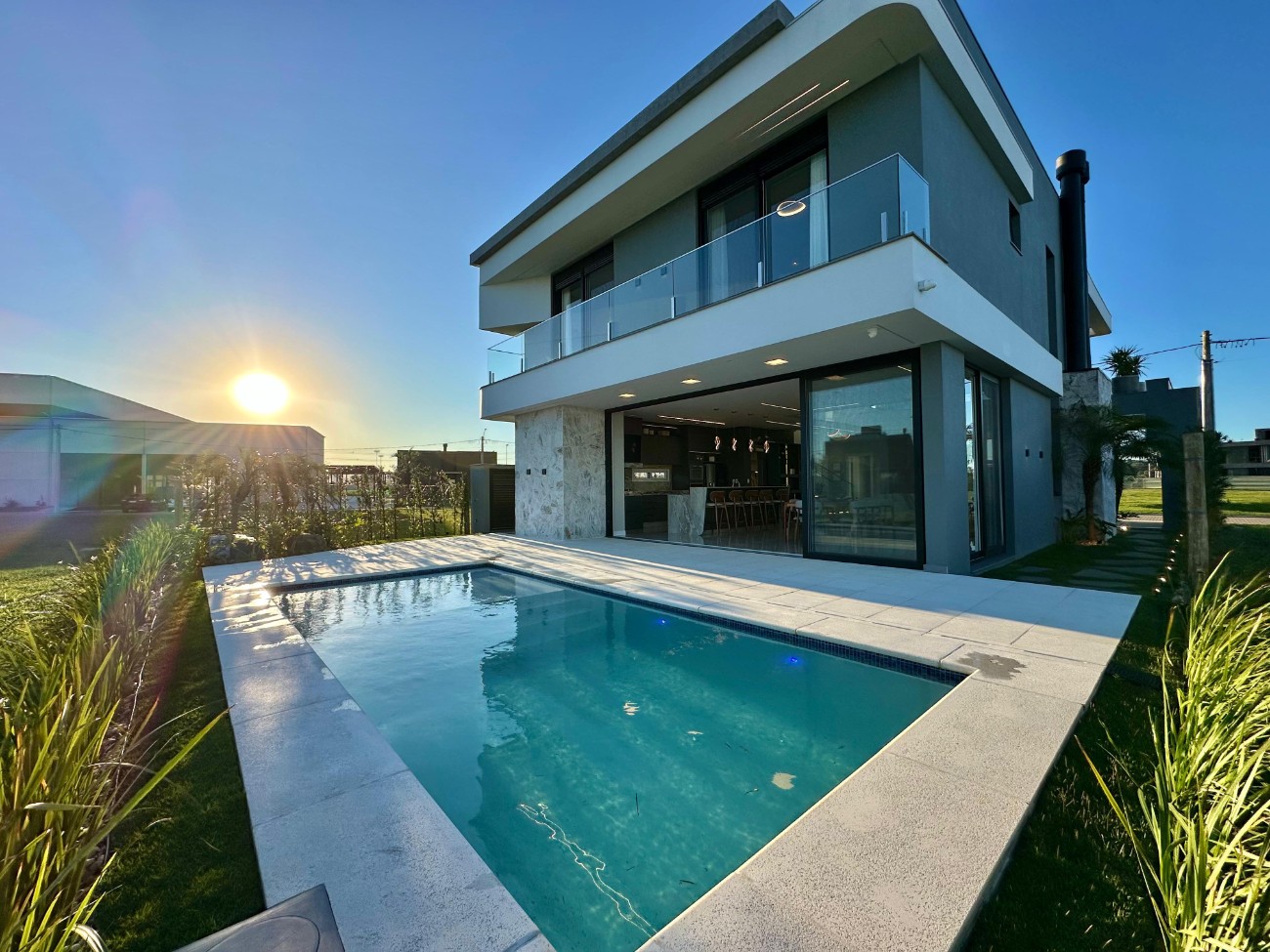 Sobrado 4 dormitórios para venda, Centro em Xangri-lá | Ref.: 16471