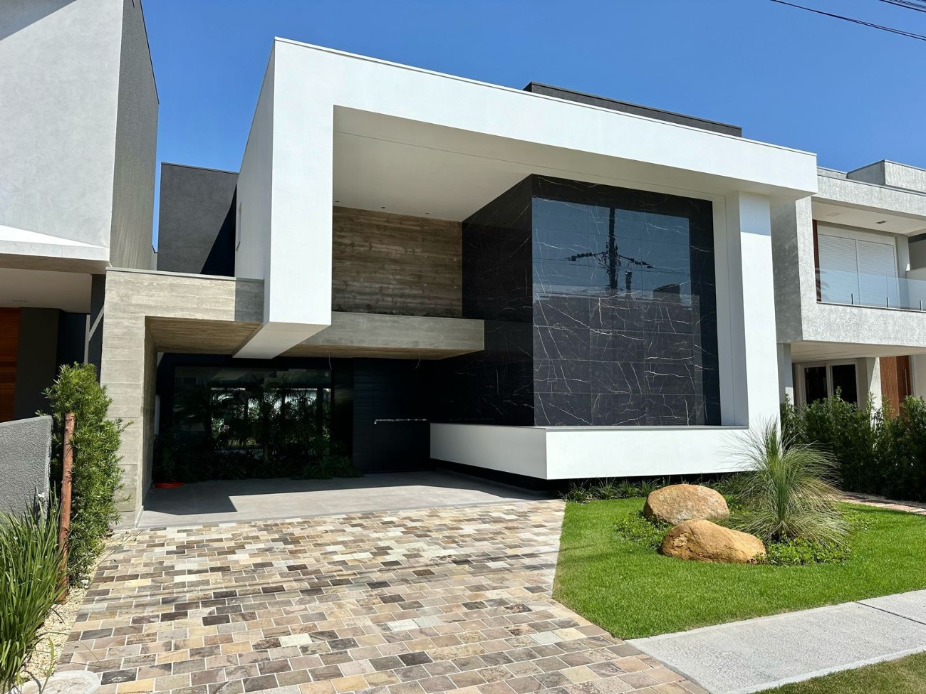 Sobrado 5 dormitórios para venda em Capão da Canoa | Ref.: 16723