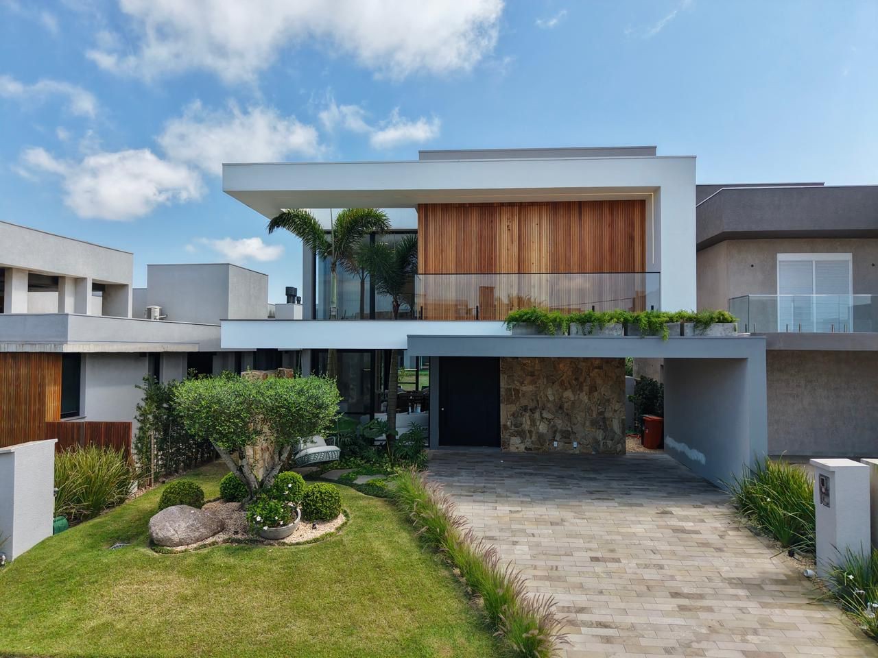 Sobrado 5 dormitórios para venda em Capão da Canoa | Ref.: 8196